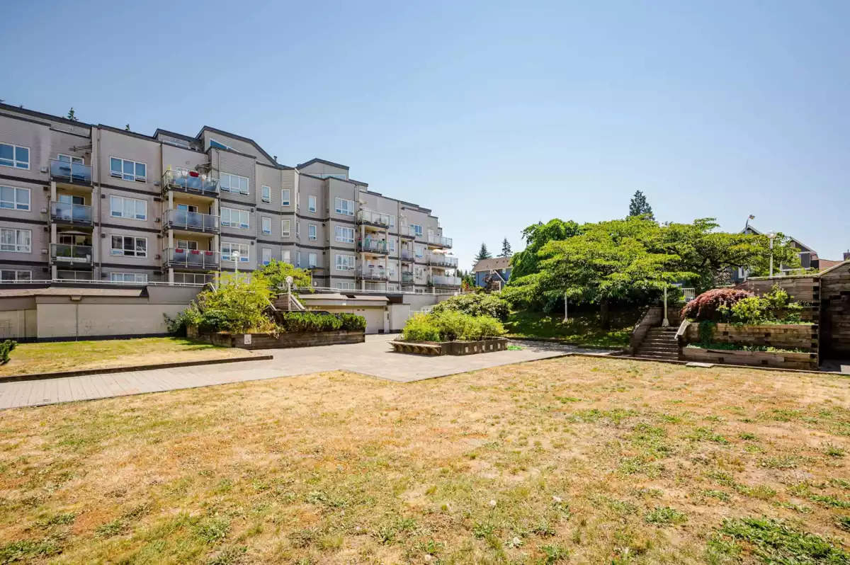 Fitness Center Photo Near 415 14377 103 Avenue, Surrey, BC