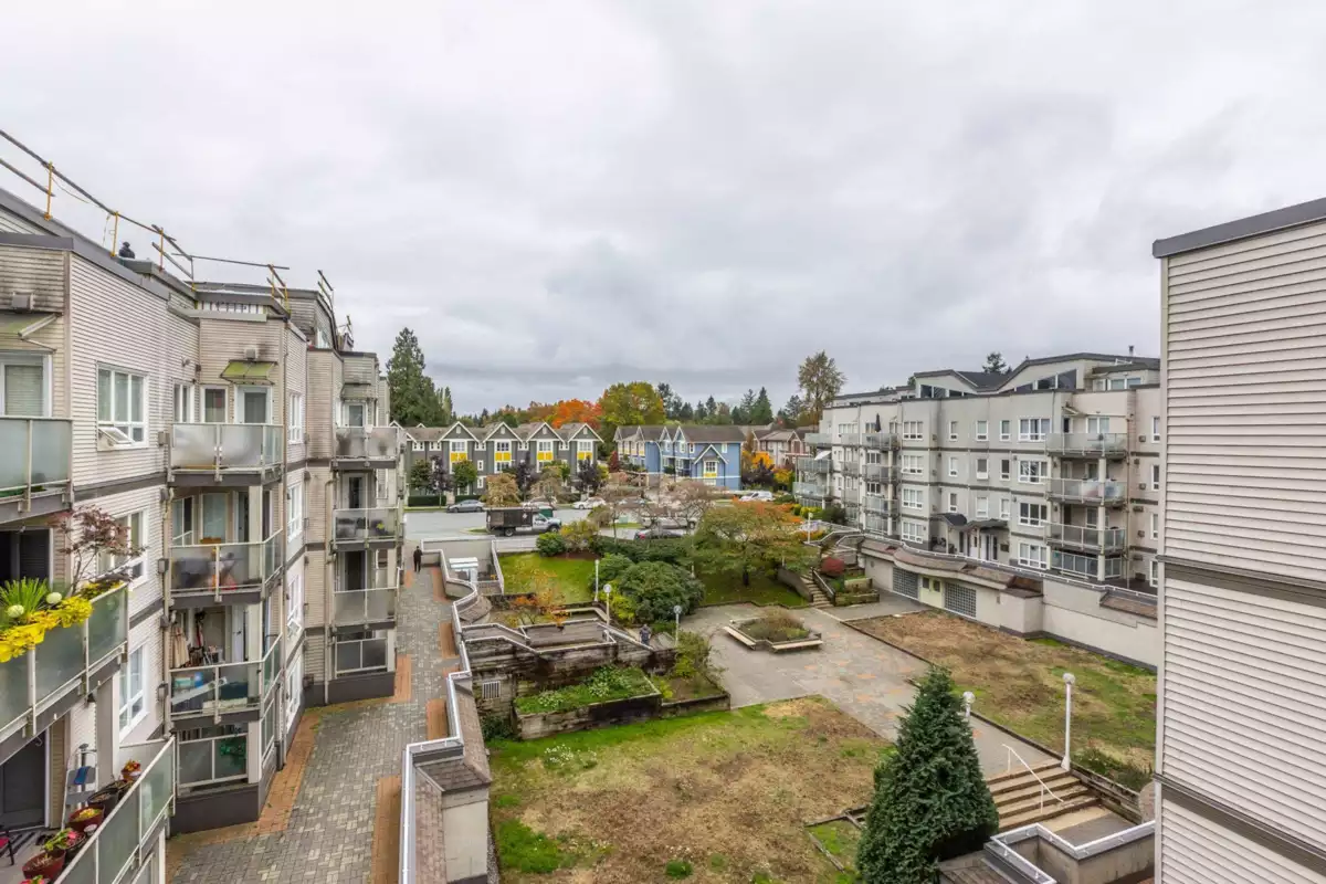 Neighborhood Park Photo Near 415 14377 103 Avenue, Surrey, BC