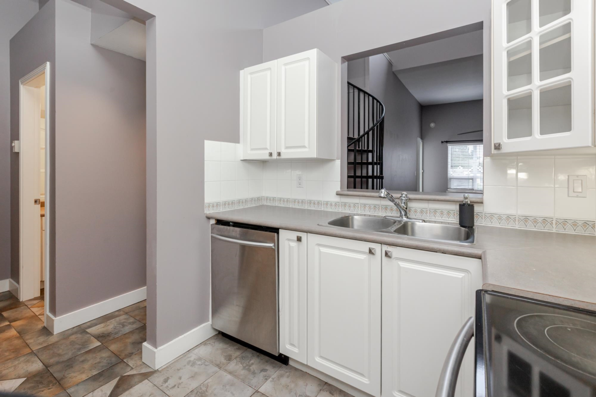 Pantry Photo of 415 14377 103 Avenue, Surrey, BC