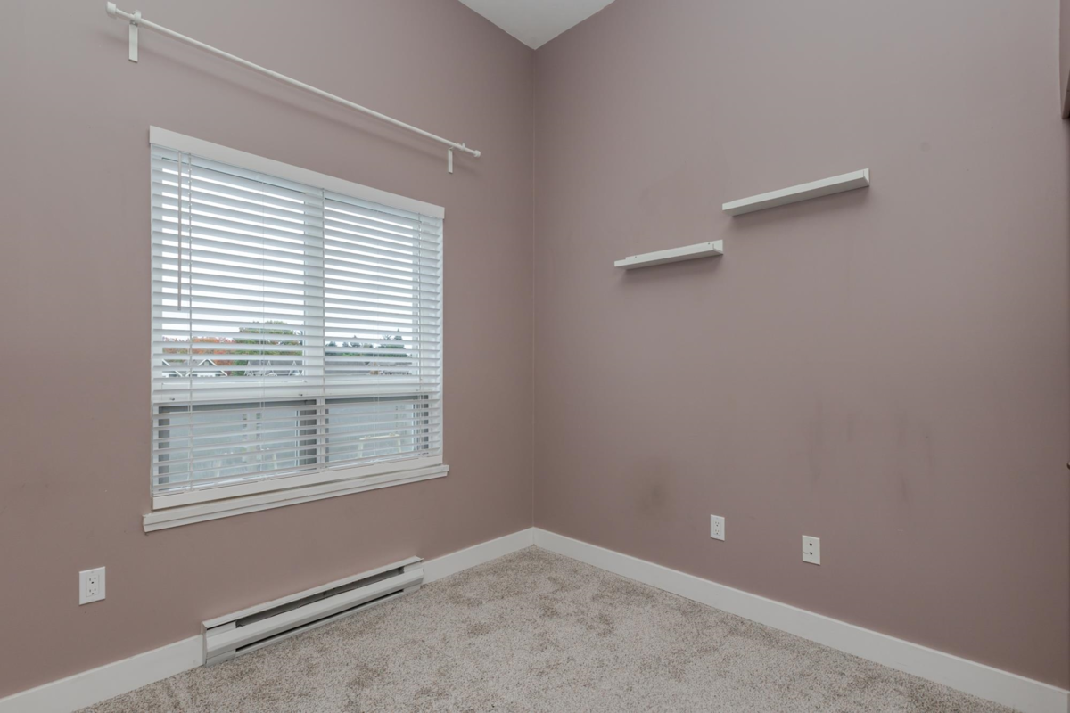 Swimming Pool Photo of 415 14377 103 Avenue, Surrey, BC