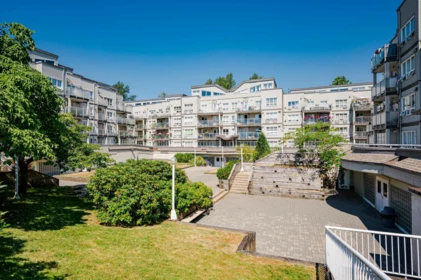 415 14377 103 Avenue, Surrey, BC, Whalley — 2 bed apartment/condo for sale