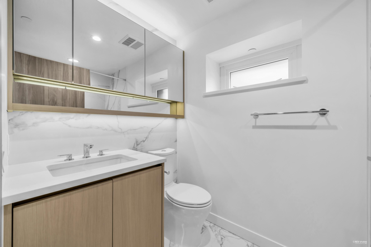 Basement Recreation Room Photo of 7 13778 100 Avenue, Surrey, BC