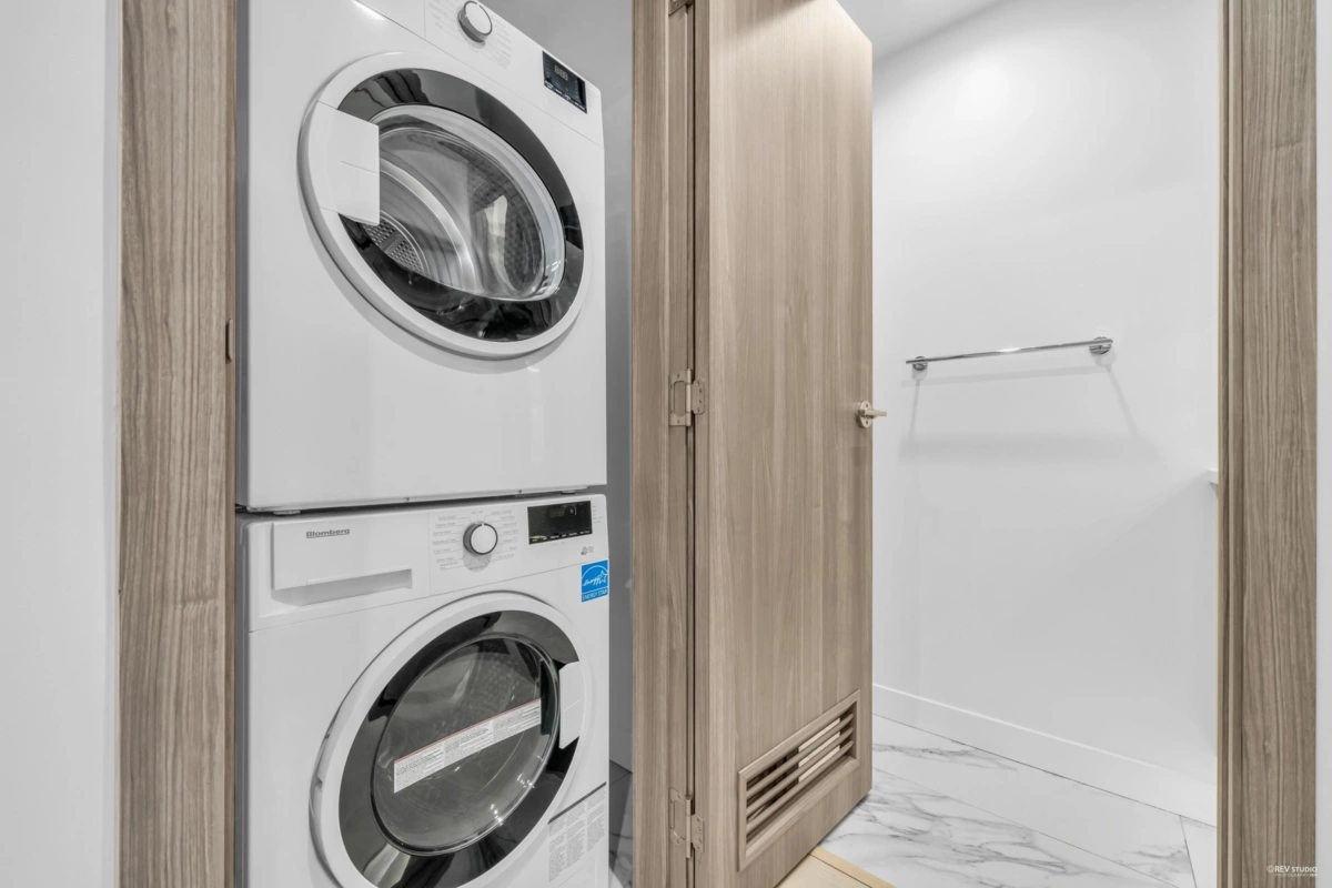 Hallway Photo of 7 13778 100 Avenue, Surrey, BC