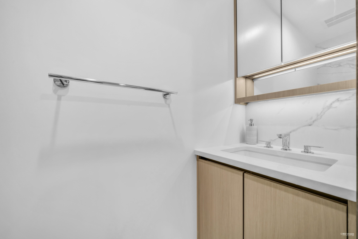 Mudroom Photo of 7 13778 100 Avenue, Surrey, BC