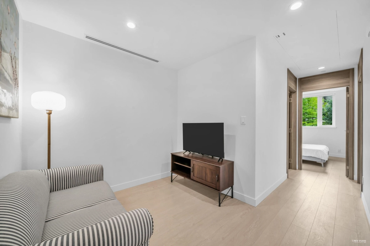 Office / Den Photo of 7 13778 100 Avenue, Surrey, BC