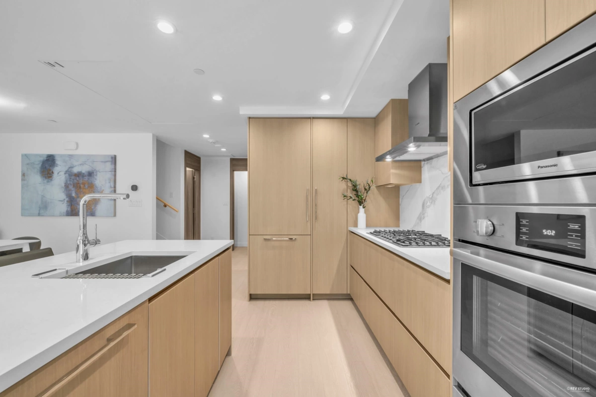 Primary Bathroom Photo of 7 13778 100 Avenue, Surrey, BC