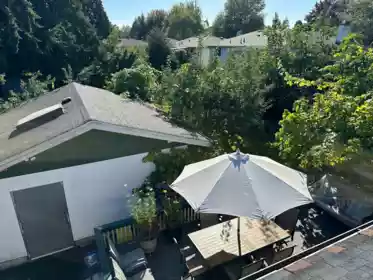 15970 Thrift Avenue, White Rock, BC, White Rock — Single Family Residence for sale