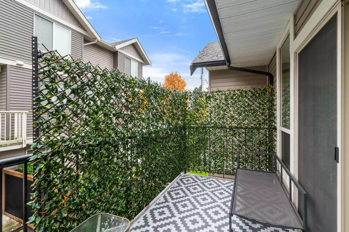 Garage Interior Photo of 2 9280 Broadway Street, Chilliwack, BC