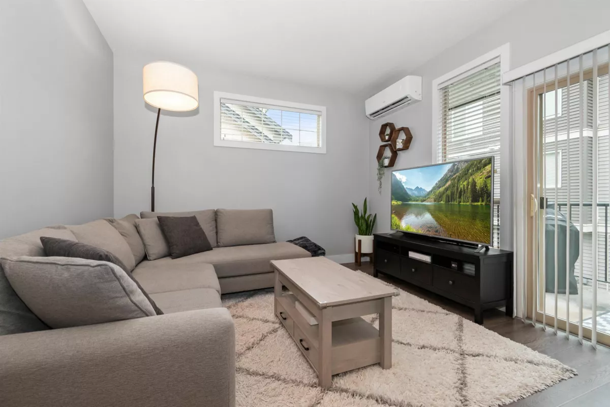 Mudroom Photo of 2 9280 Broadway Street, Chilliwack, BC