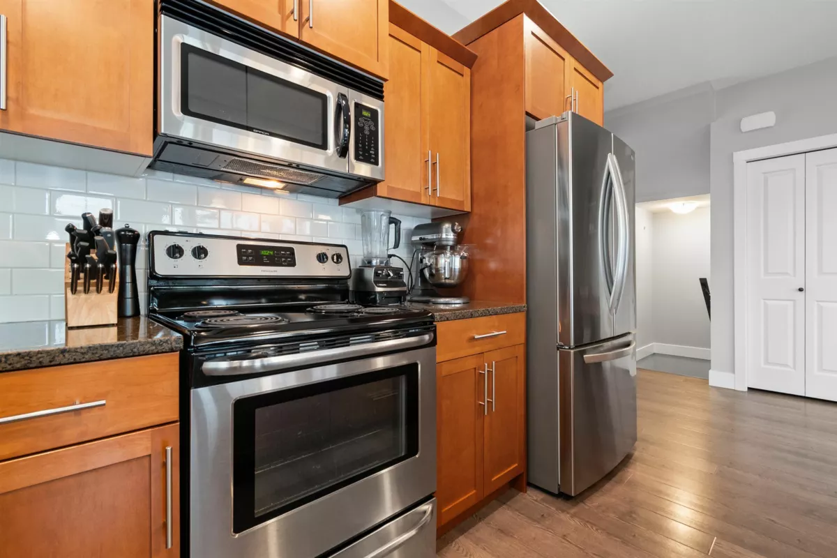 Primary Bathroom Photo of 2 9280 Broadway Street, Chilliwack, BC