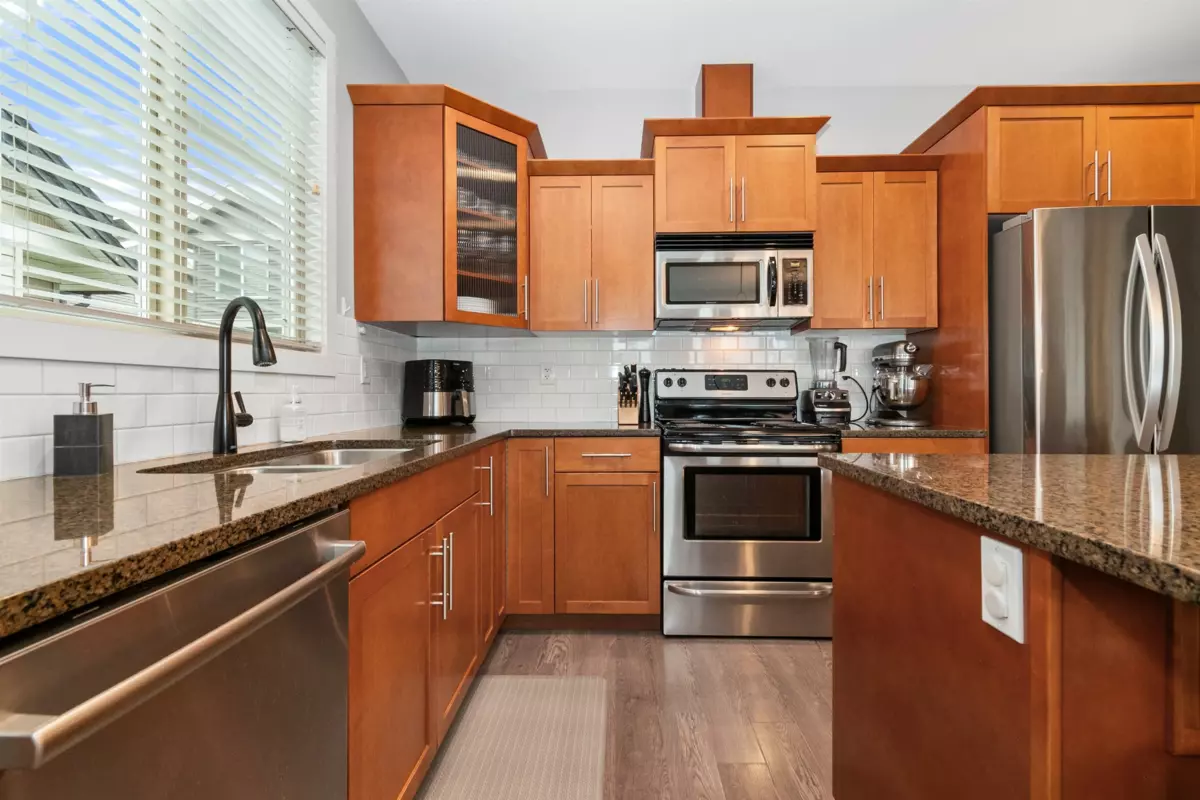 Primary Bedroom Photo of 2 9280 Broadway Street, Chilliwack, BC