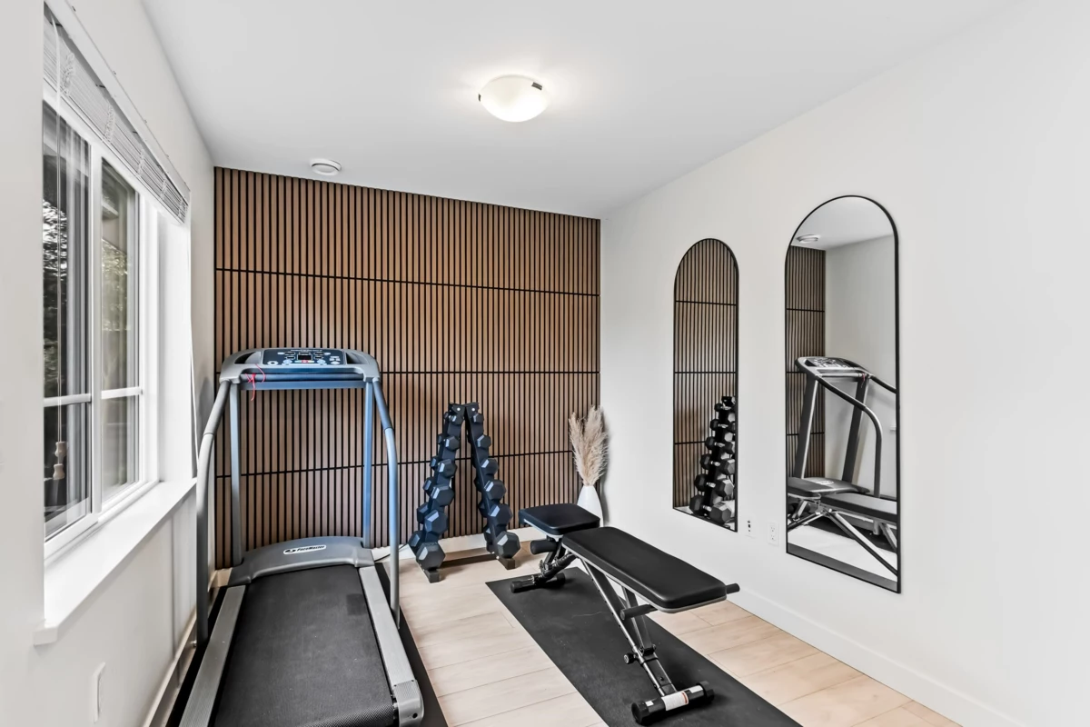 Basement Recreation Room Photo of 10 7288 188 Street, Surrey, BC