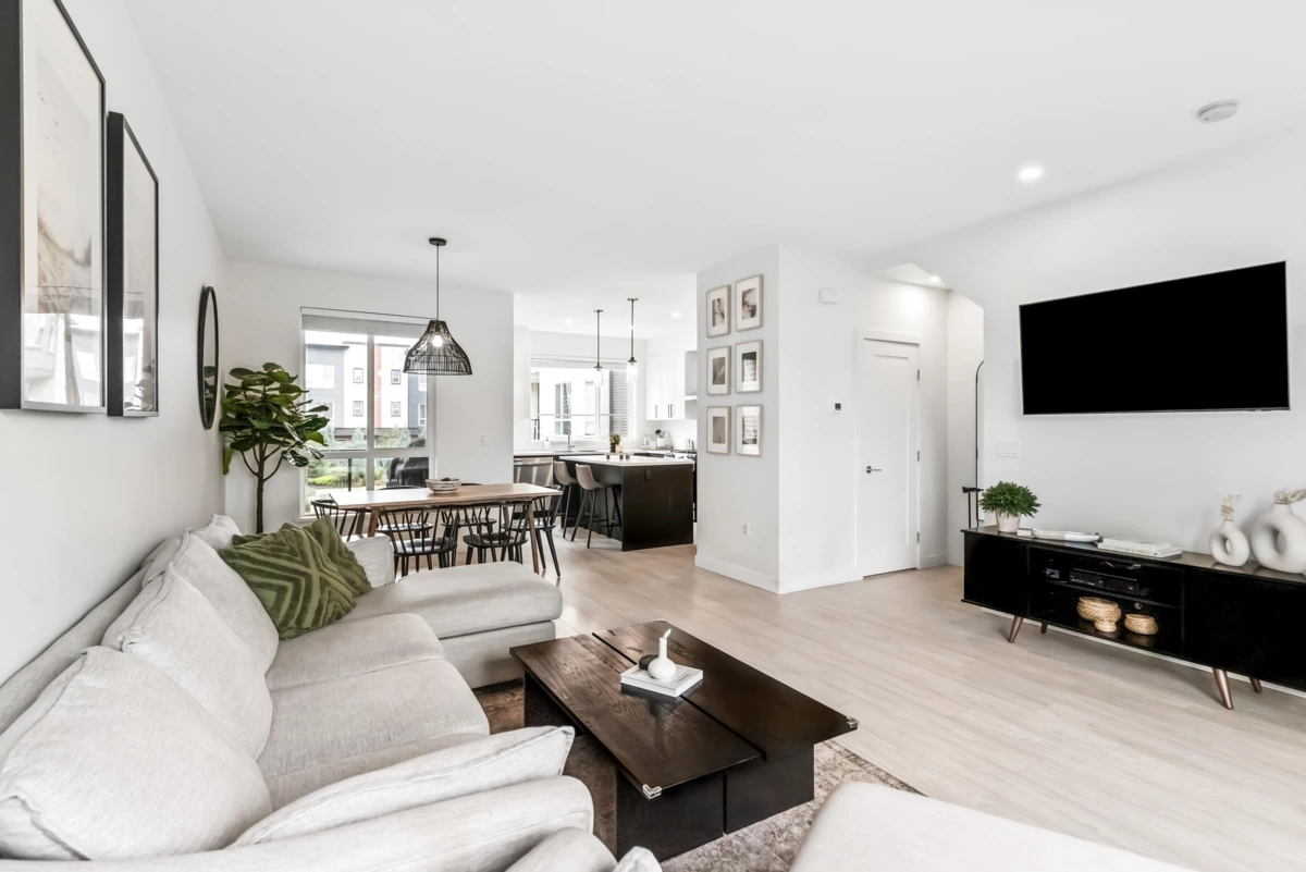 Dining Area Photo of 10 7288 188 Street, Surrey, BC