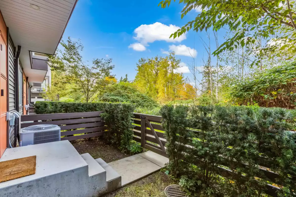 Hallway Photo of 10 7288 188 Street, Surrey, BC