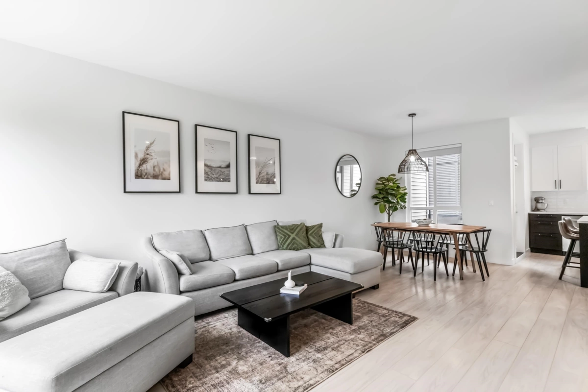 Kitchen Photo of 10 7288 188 Street, Surrey, BC