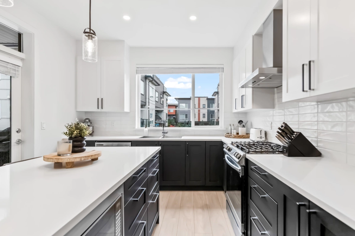 Primary Bathroom Photo of 10 7288 188 Street, Surrey, BC