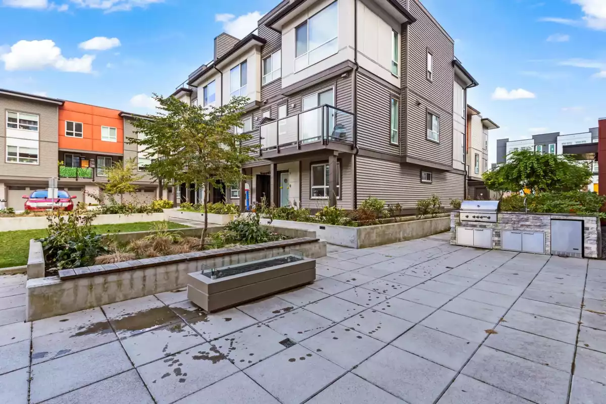 Swimming Pool Photo of 10 7288 188 Street, Surrey, BC