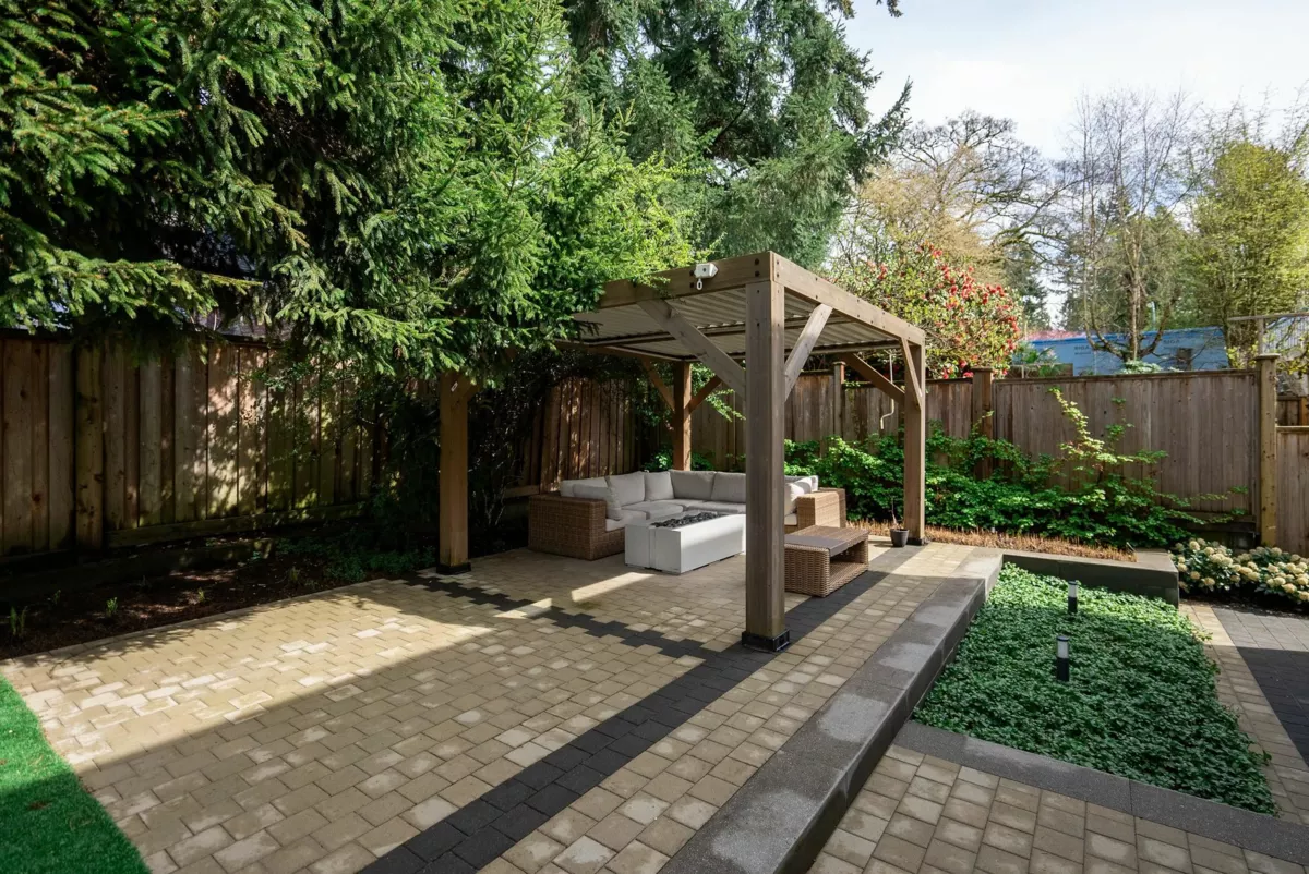 Hot Tub / Spa Photo of 3337 W 40th Avenue, Vancouver, BC