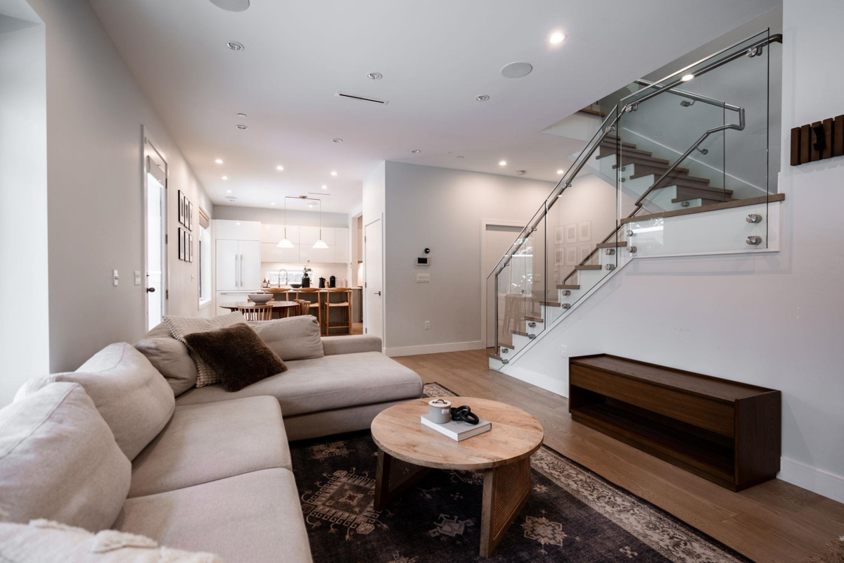 Kitchen Photo of 3337 W 40th Avenue, Vancouver, BC