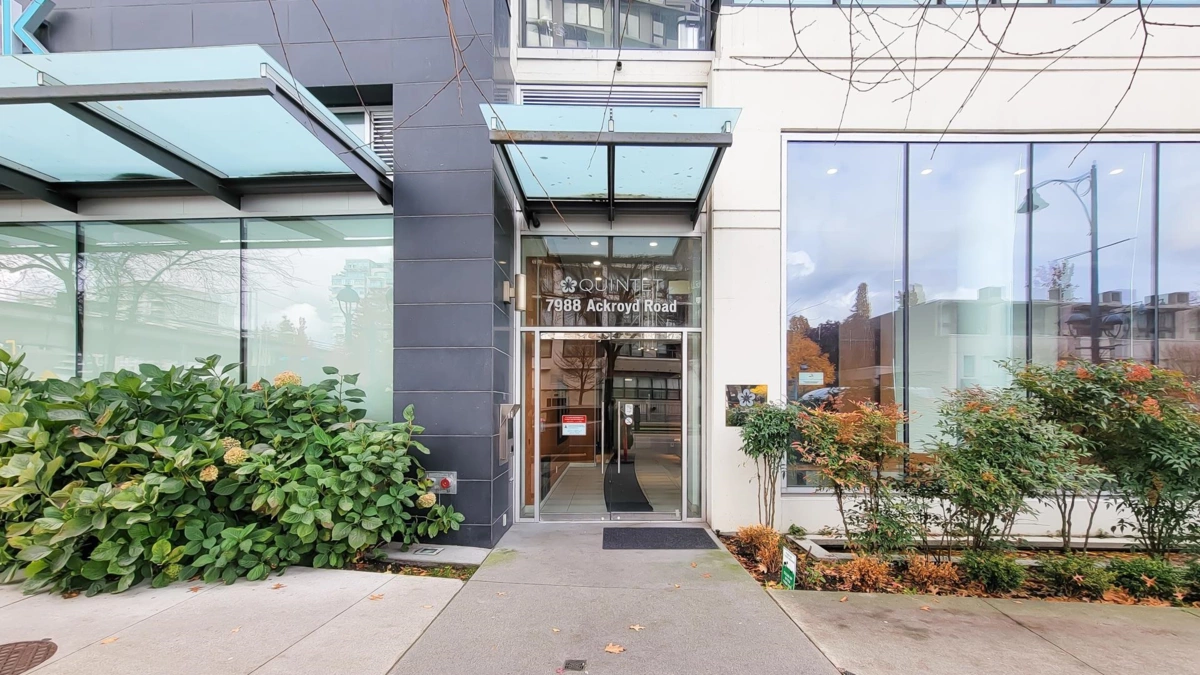 Living Room Photo of 915 7988 Ackroyd Road, Richmond, BC