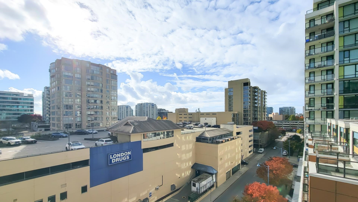 Mudroom Photo of 915 7988 Ackroyd Road, Richmond, BC