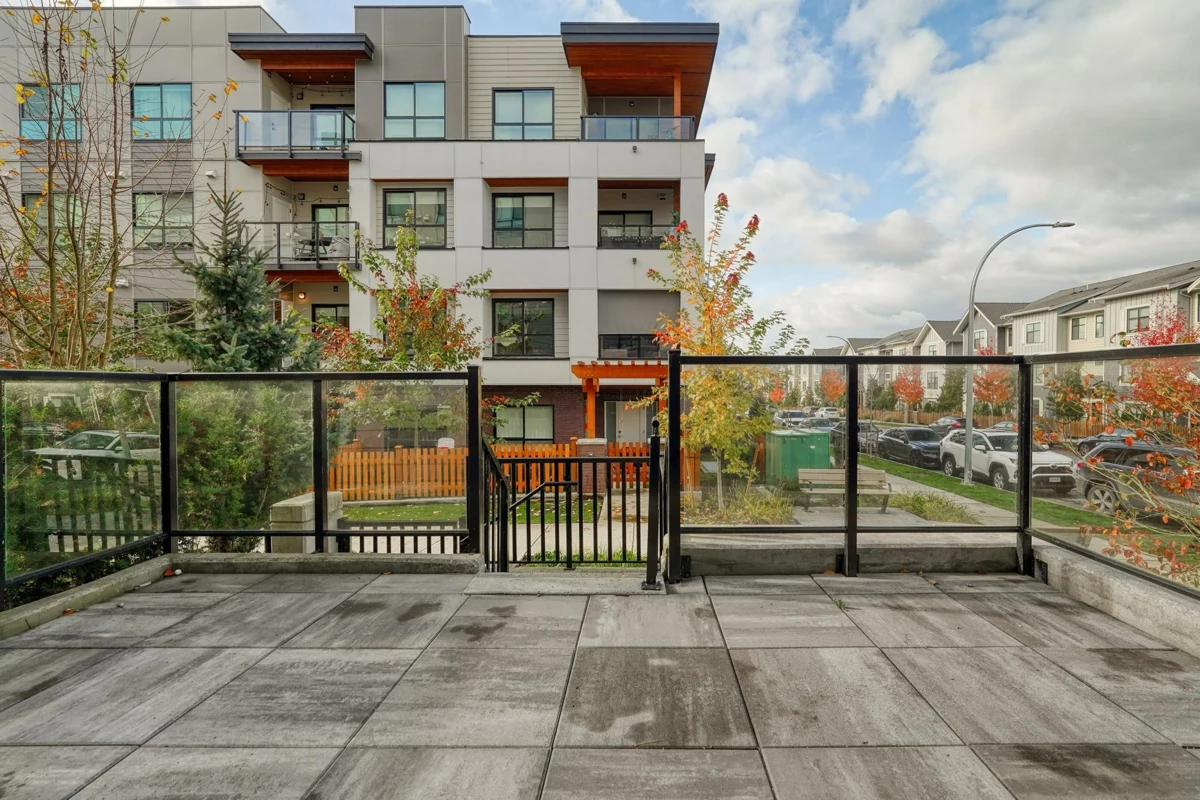 Kitchen Photo of 110 20356 72b Avenue, Langley, BC