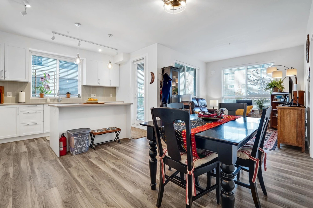 Powder Room Photo of 110 20356 72b Avenue, Langley, BC