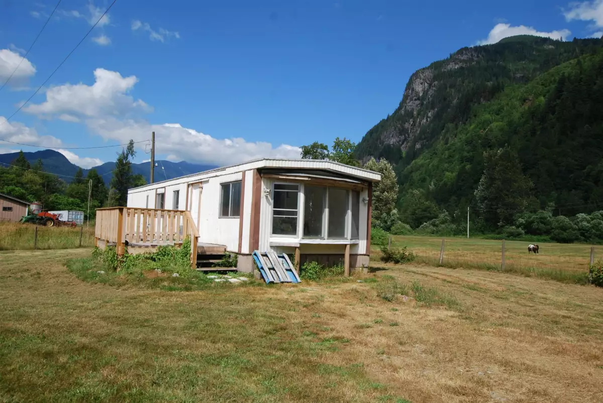 Kitchen Photo of 58661 Dent Road, Hope, BC