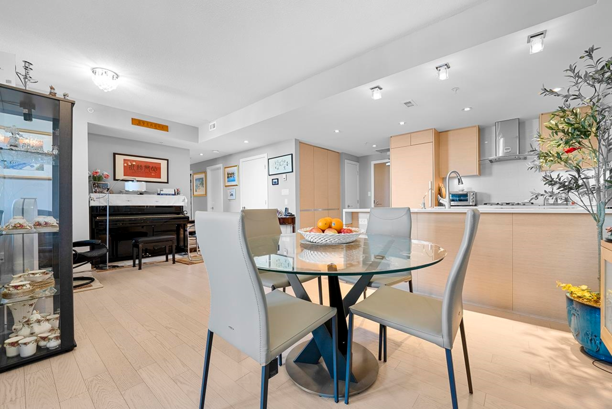 Breakfast Nook Photo of 305 505 W 30th Avenue, Vancouver, BC