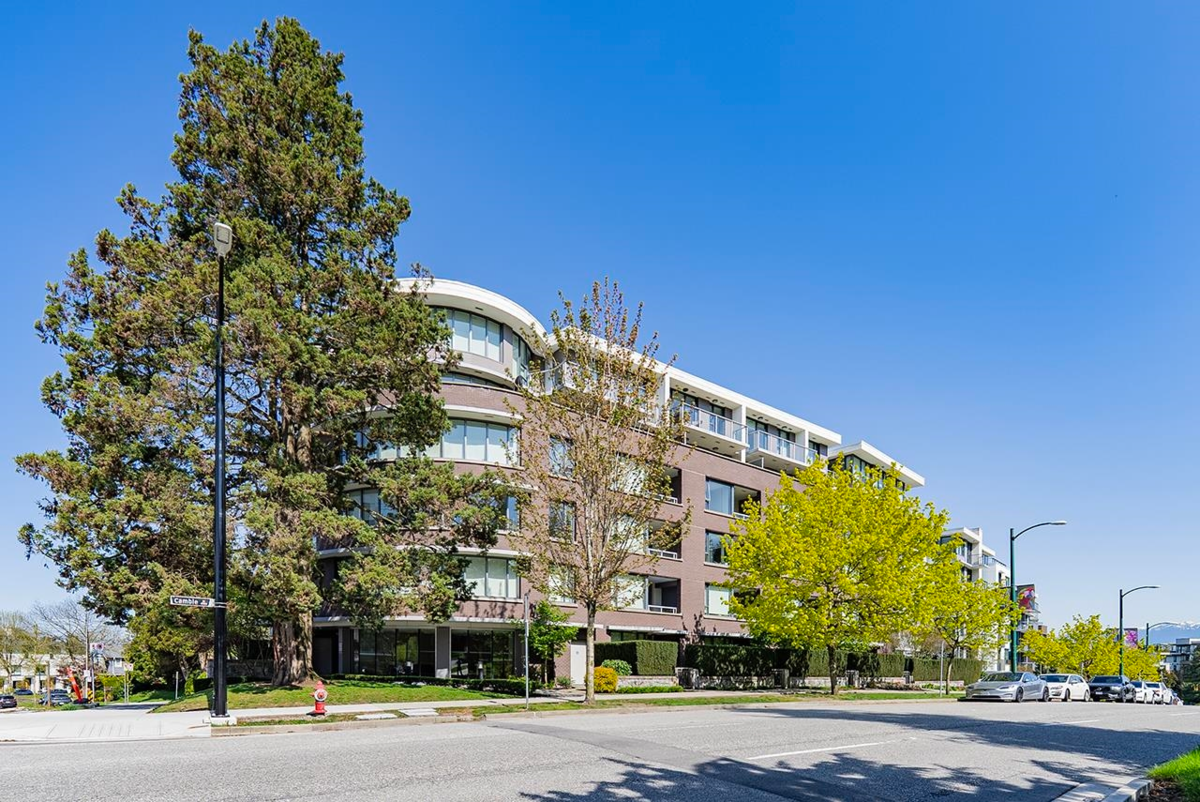 Exterior Rear Photo of 305 505 W 30th Avenue, Vancouver, BC