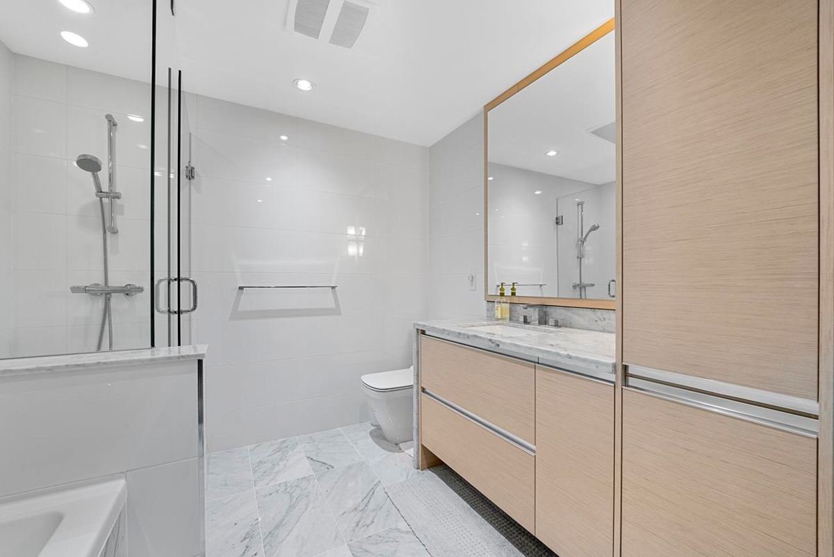 Mudroom Photo of 305 505 W 30th Avenue, Vancouver, BC