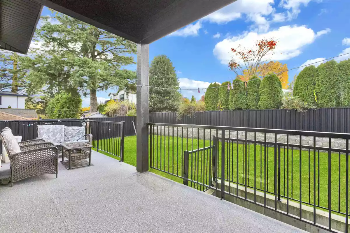 Basement Recreation Room Photo of 14714 111a Avenue, Surrey, BC