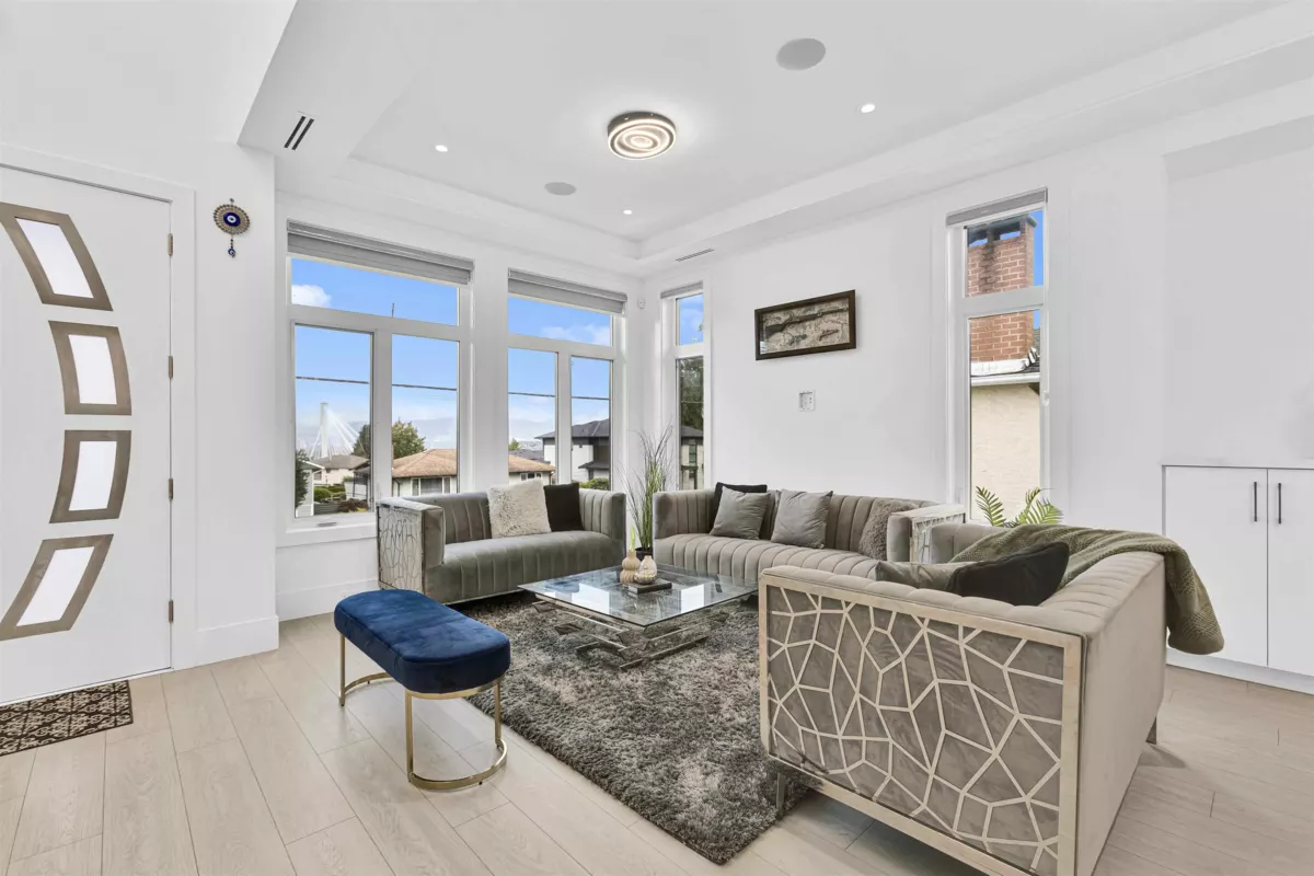 Breakfast Nook Photo of 14714 111a Avenue, Surrey, BC