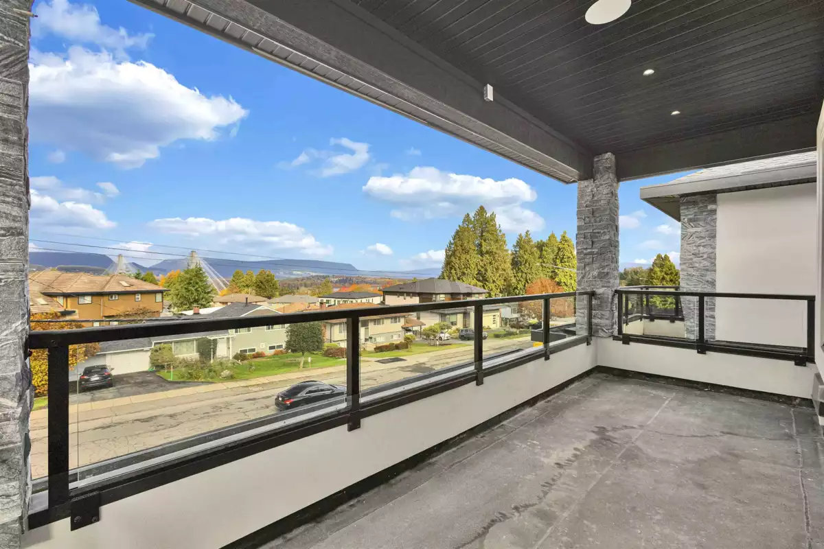 Community Amenities Photo (Clubhouse) of 14714 111a Avenue, Surrey, BC