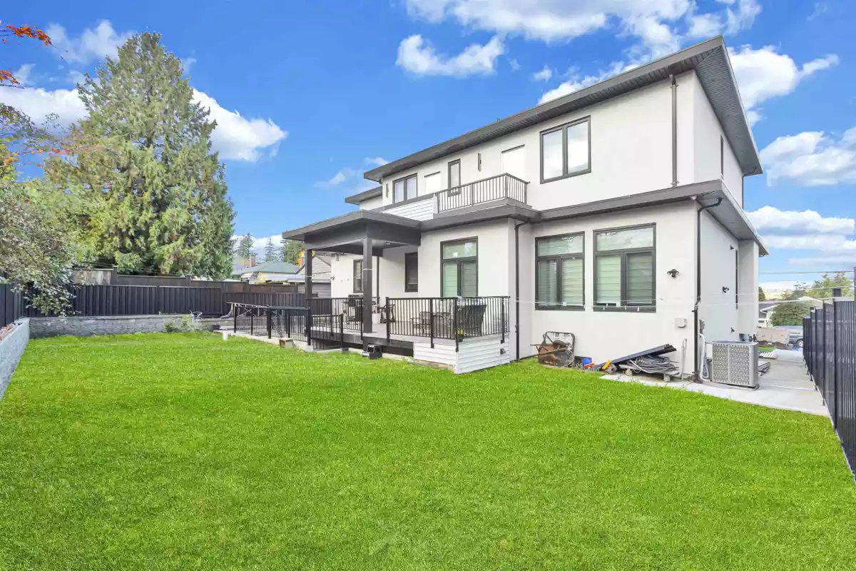 Family Room Photo of 14714 111a Avenue, Surrey, BC