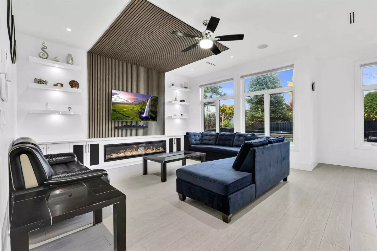 Primary Bathroom Photo of 14714 111a Avenue, Surrey, BC