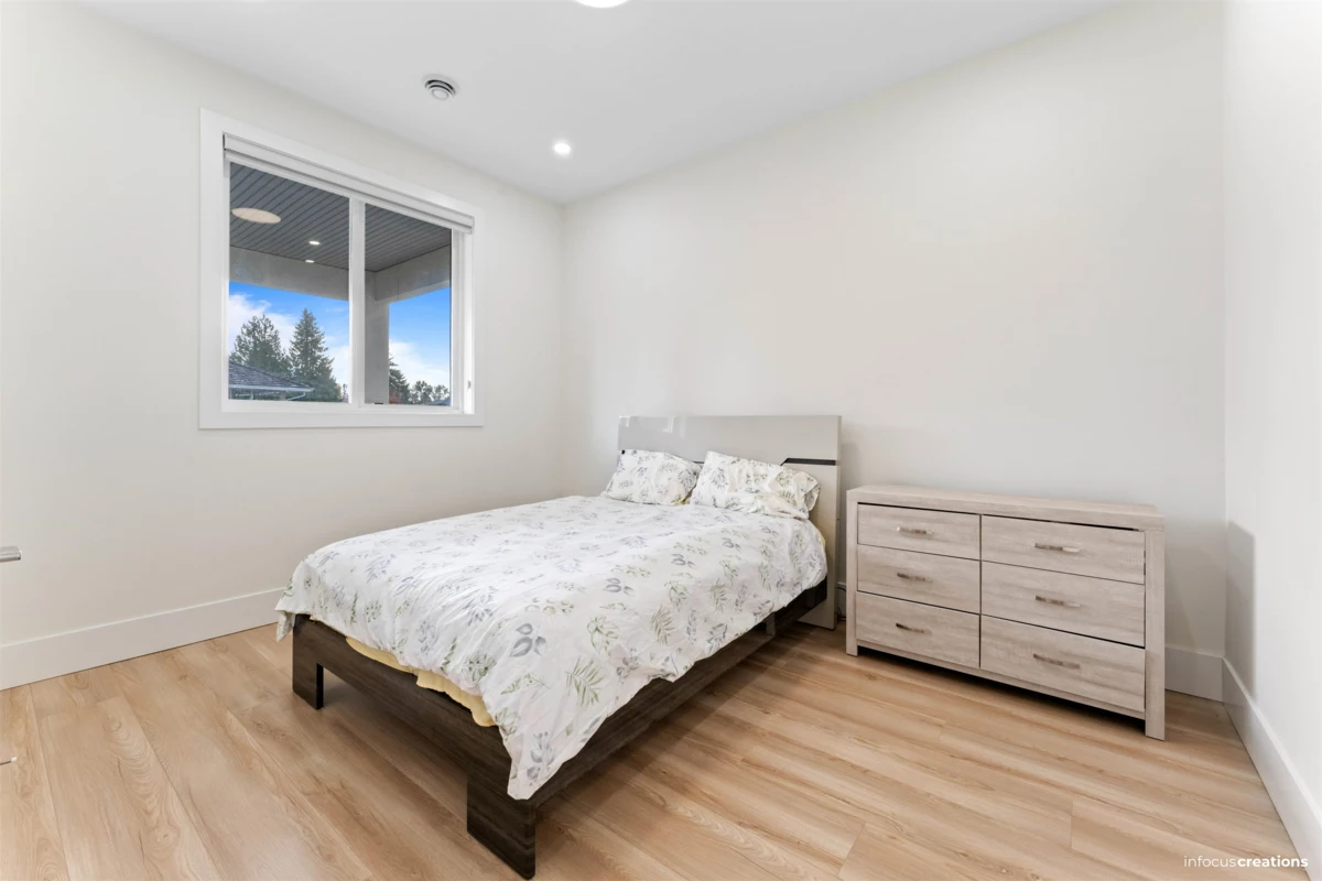 Basement Recreation Room Photo of 11088 84 Avenue, Delta, BC