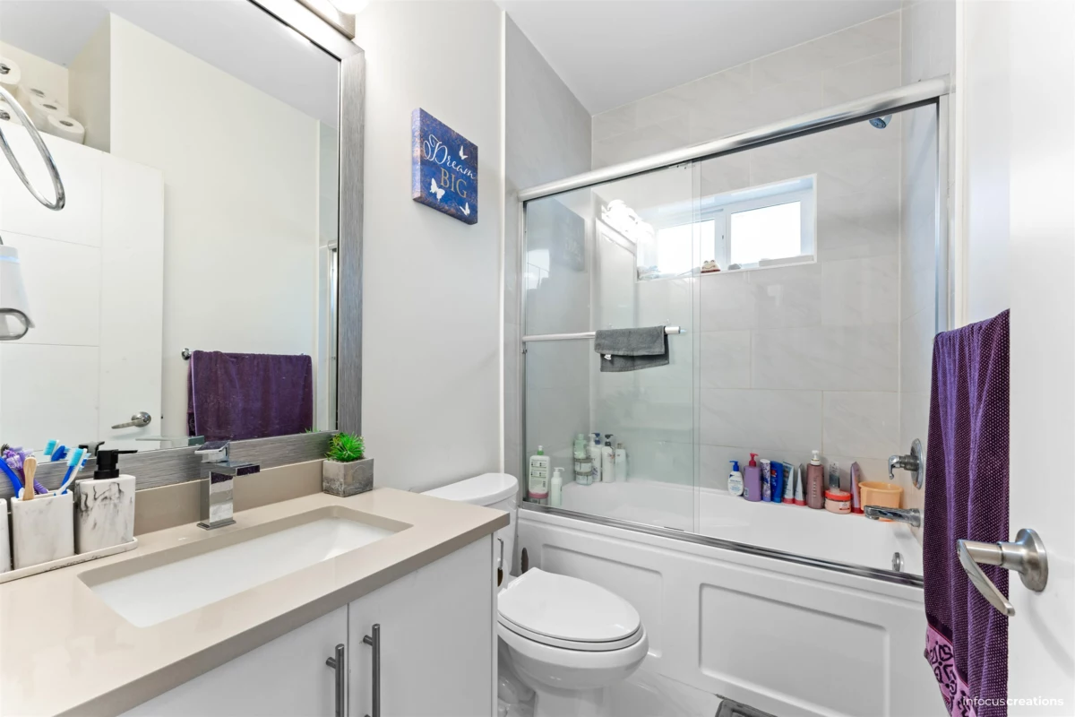 Laundry Room Photo of 11088 84 Avenue, Delta, BC