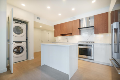 204 7683 Park Crescent, Burnaby, BC