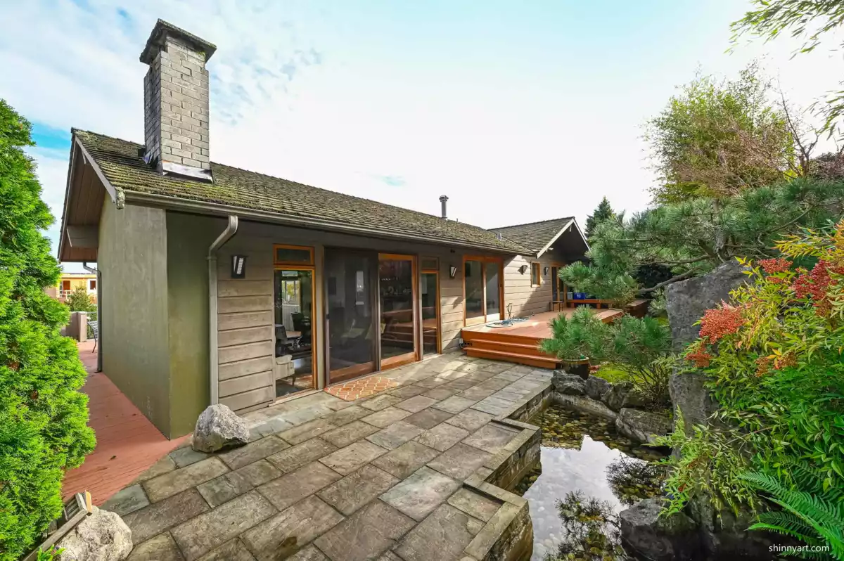 Garden / Landscaping Photo of 4729 Paton Street, Vancouver, BC