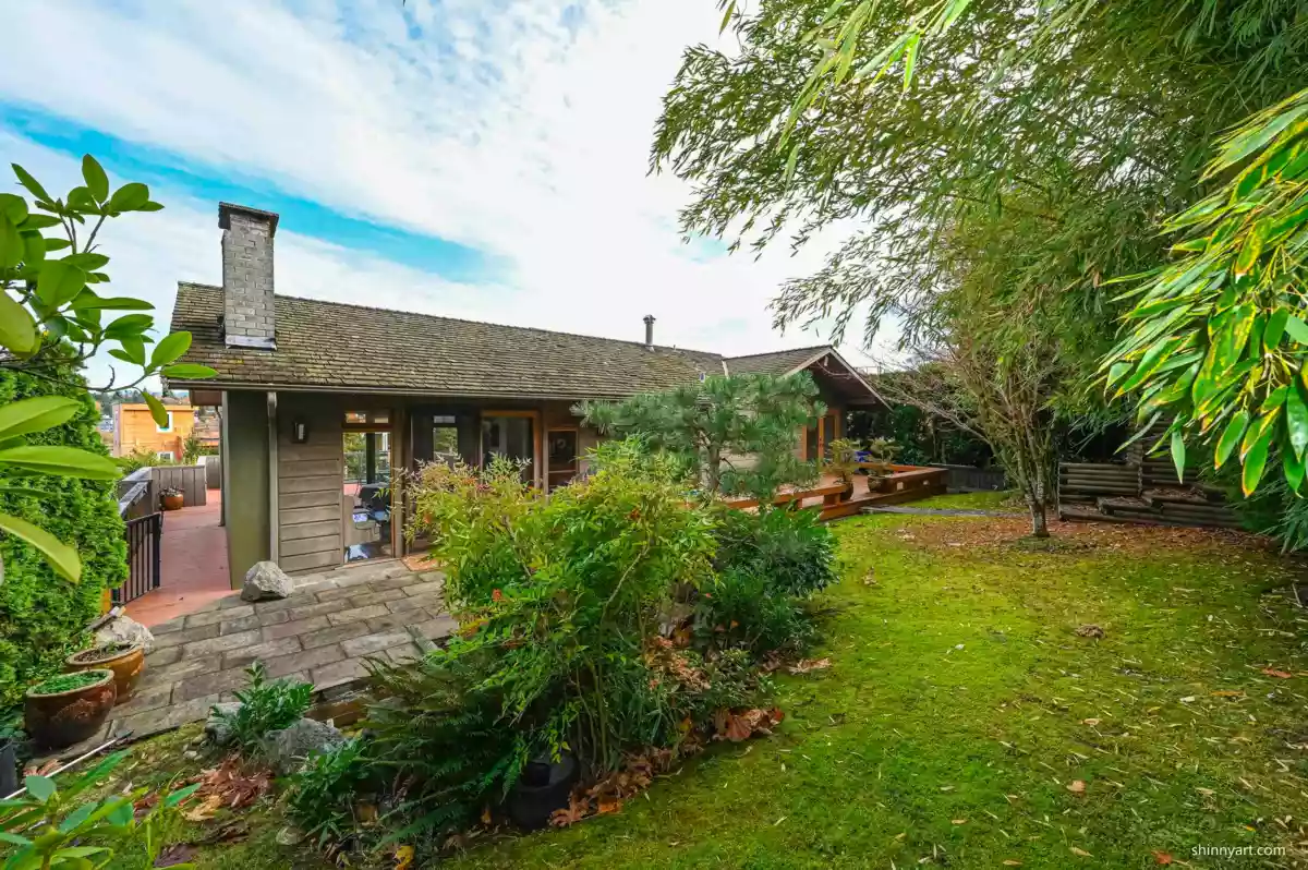 Hot Tub / Spa Photo of 4729 Paton Street, Vancouver, BC