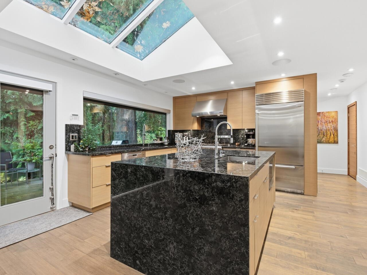 Kitchen Photo of 1381 Chine Crescent, Coquitlam, BC