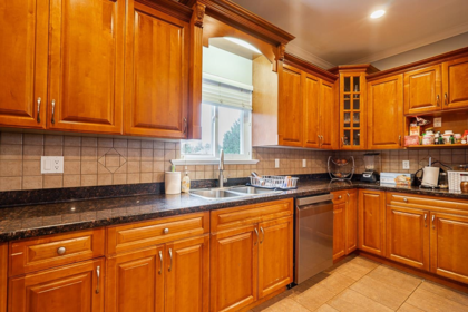 Guest Bathroom Photo of 7106 150 Street, Surrey, BC