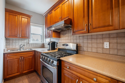 Laundry Room Photo of 7106 150 Street, Surrey, BC