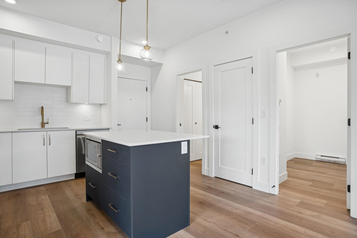 Living Room Photo of 408 20286 72b Avenue, Langley, BC