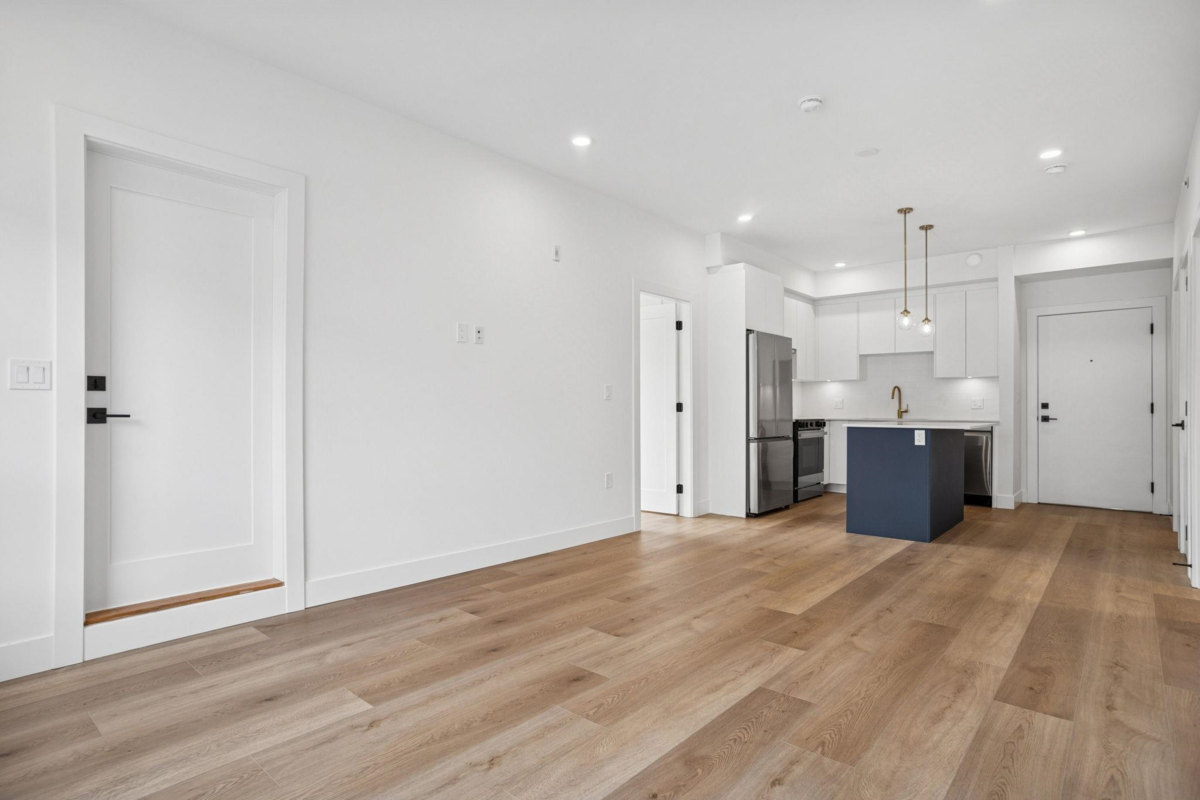 Walk-In Closet Photo of 408 20286 72b Avenue, Langley, BC