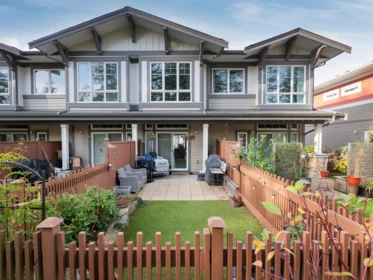 5934 Oldmill Lane, Sechelt, BC, Sechelt — Townhouse for sale