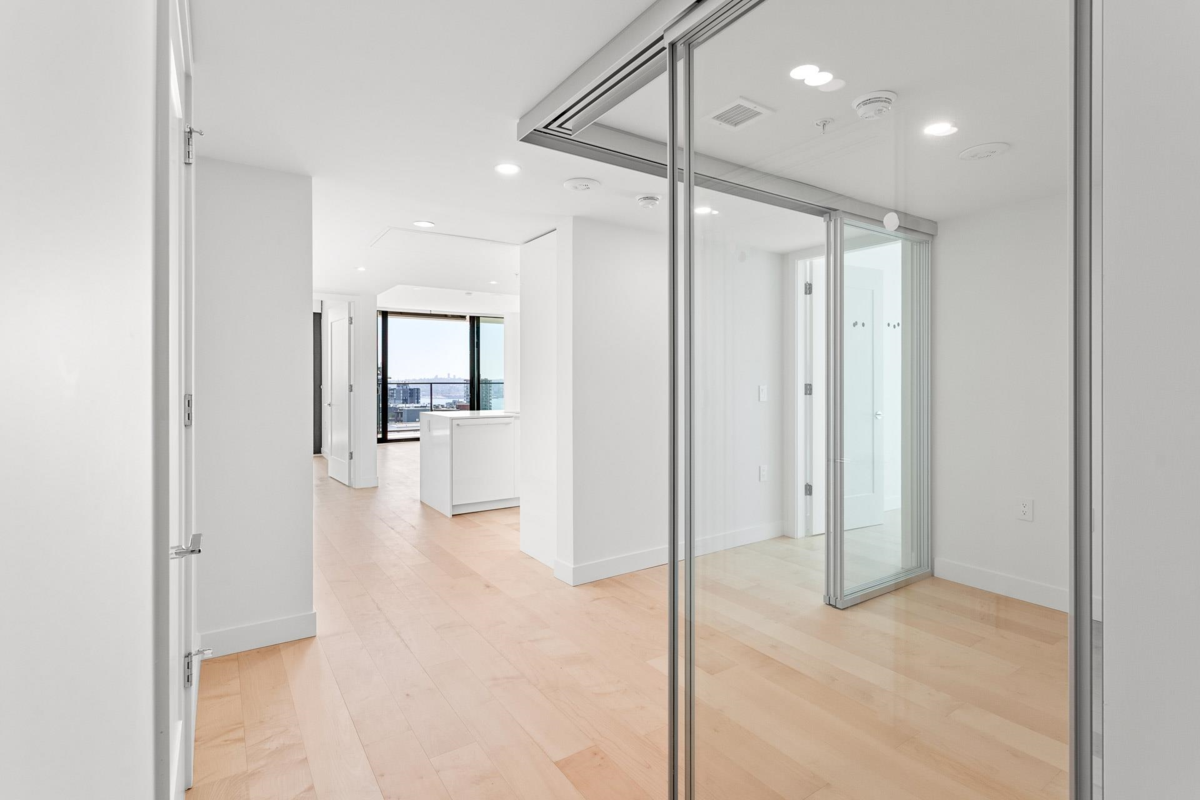 Garden / Landscaping Photo of 703 135 E 13th Street, North Vancouver, BC