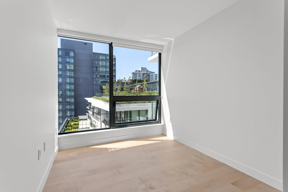 Outdoor Deck Photo of 703 135 E 13th Street, North Vancouver, BC