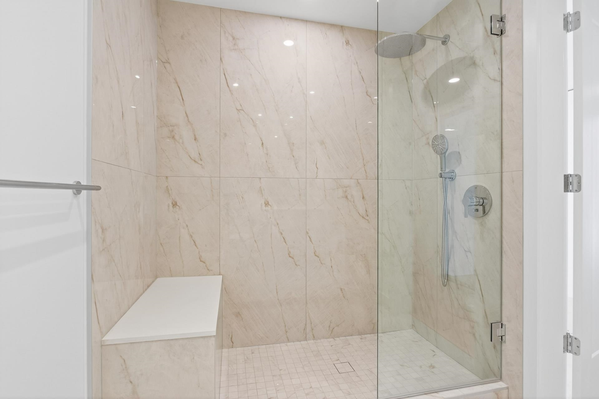 Swimming Pool Photo of 703 135 E 13th Street, North Vancouver, BC